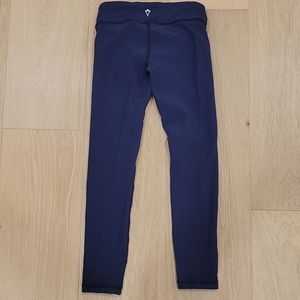 Used girls navy blue ivivva leggings. Size 6